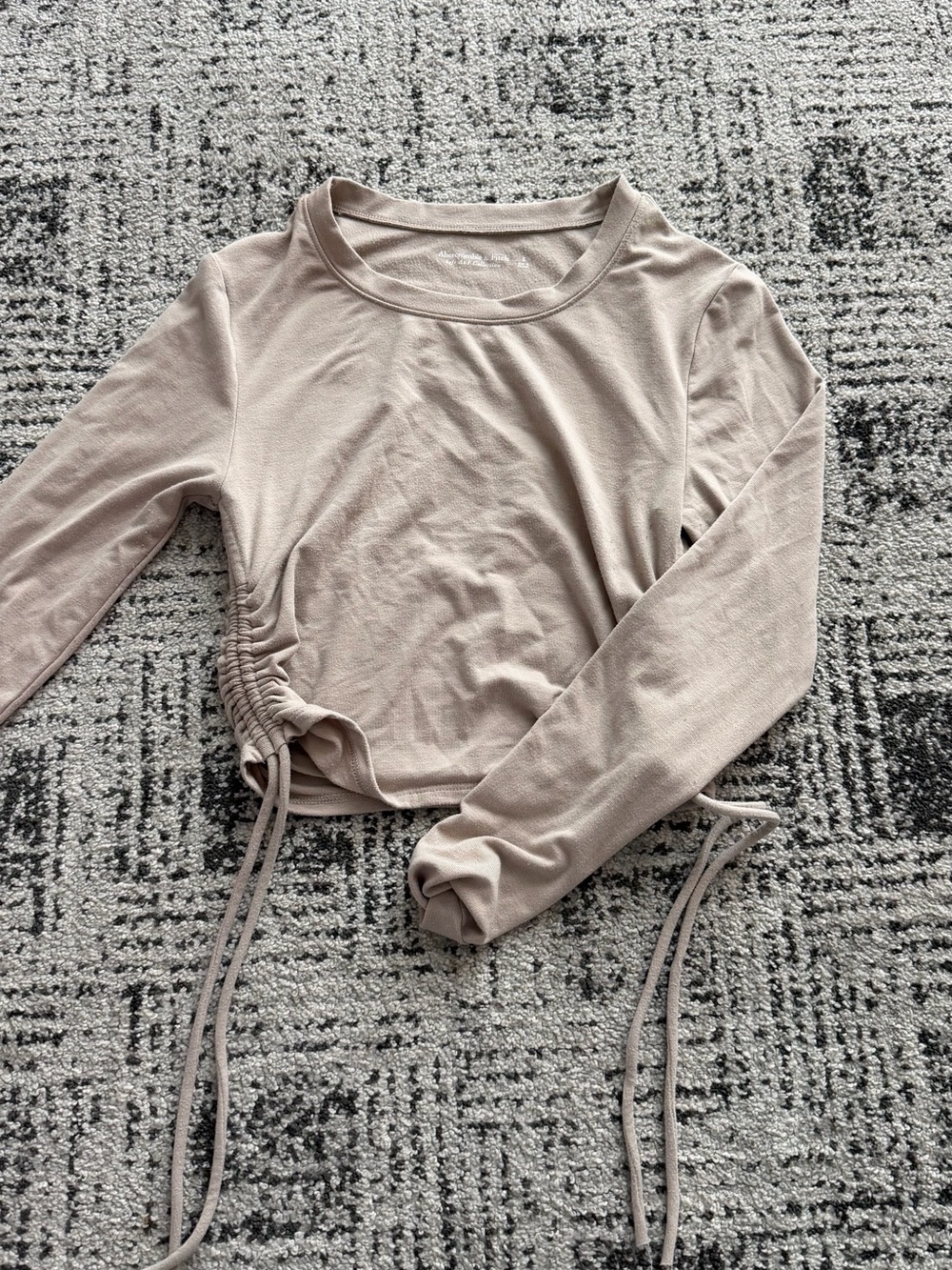 Abercrombie & Fitch Taupe Long-Sleeve Ruched Crop Top